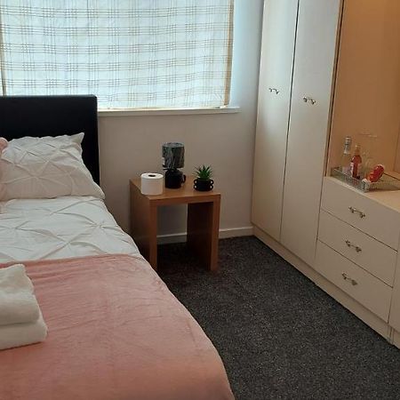 Bed and Breakfast Lizras Farnworth Exteriér fotografie